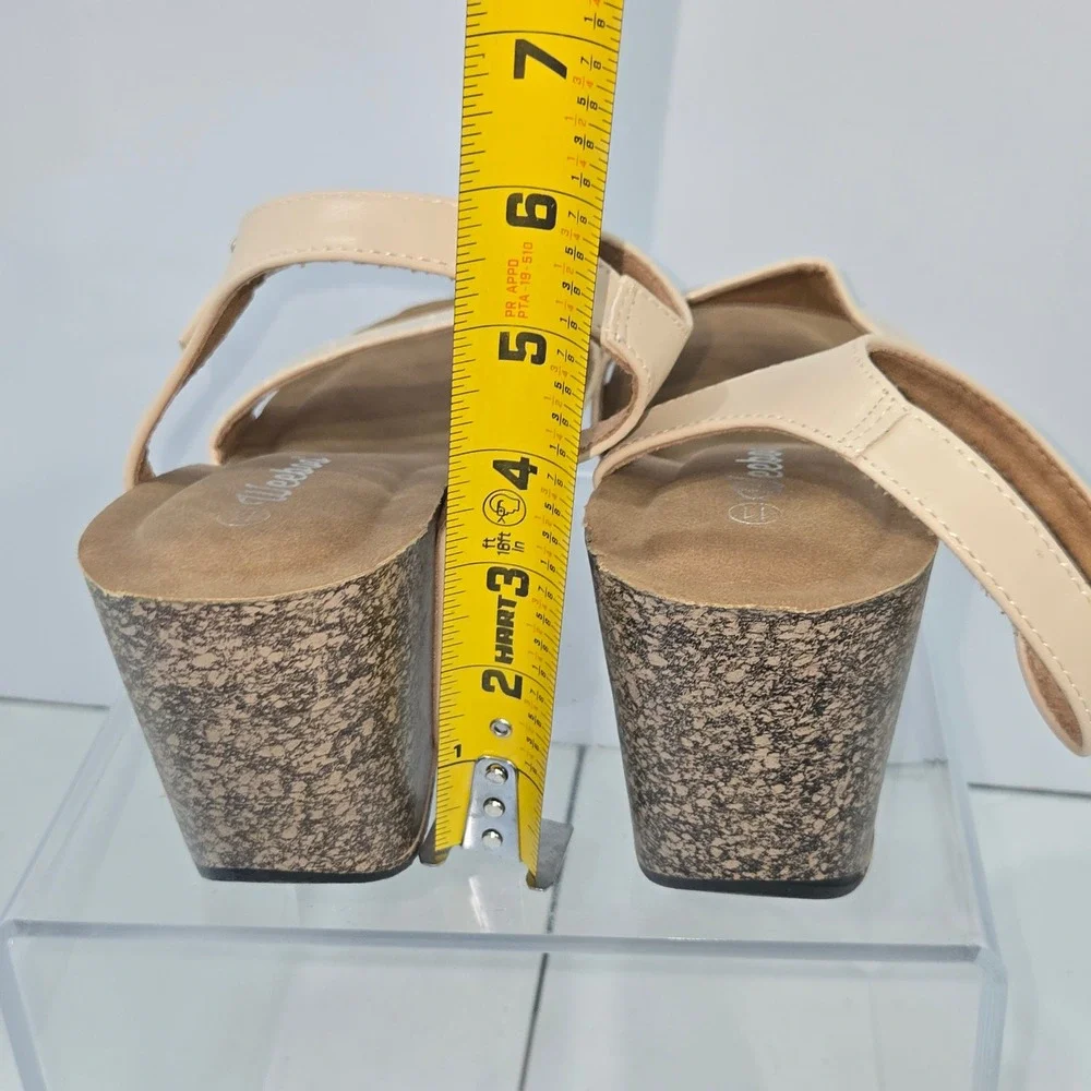 Weeboo Womens Beige Croc Embossed Wedge Sandals Ankle Strap Size 11 AC746